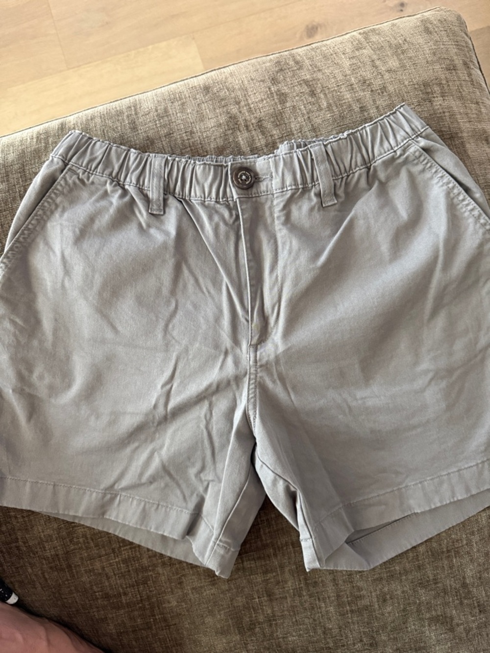 chubbies Men’s Flat-Front Shorts — Light Gray